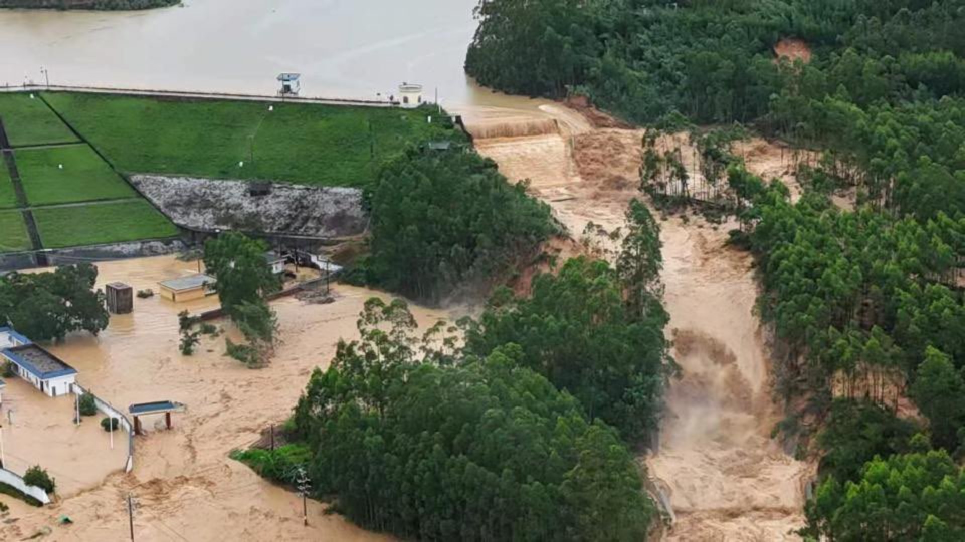 Why has the number of people killed in Guangxi floods increased four times in a month? from 39 to 159 people, the CCP ruled who is controlling the truth about the disaster.