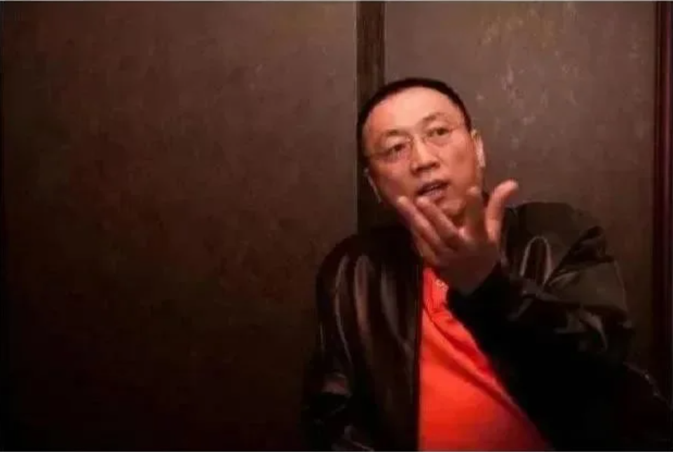 李庄案：辩护席到被告席的距离