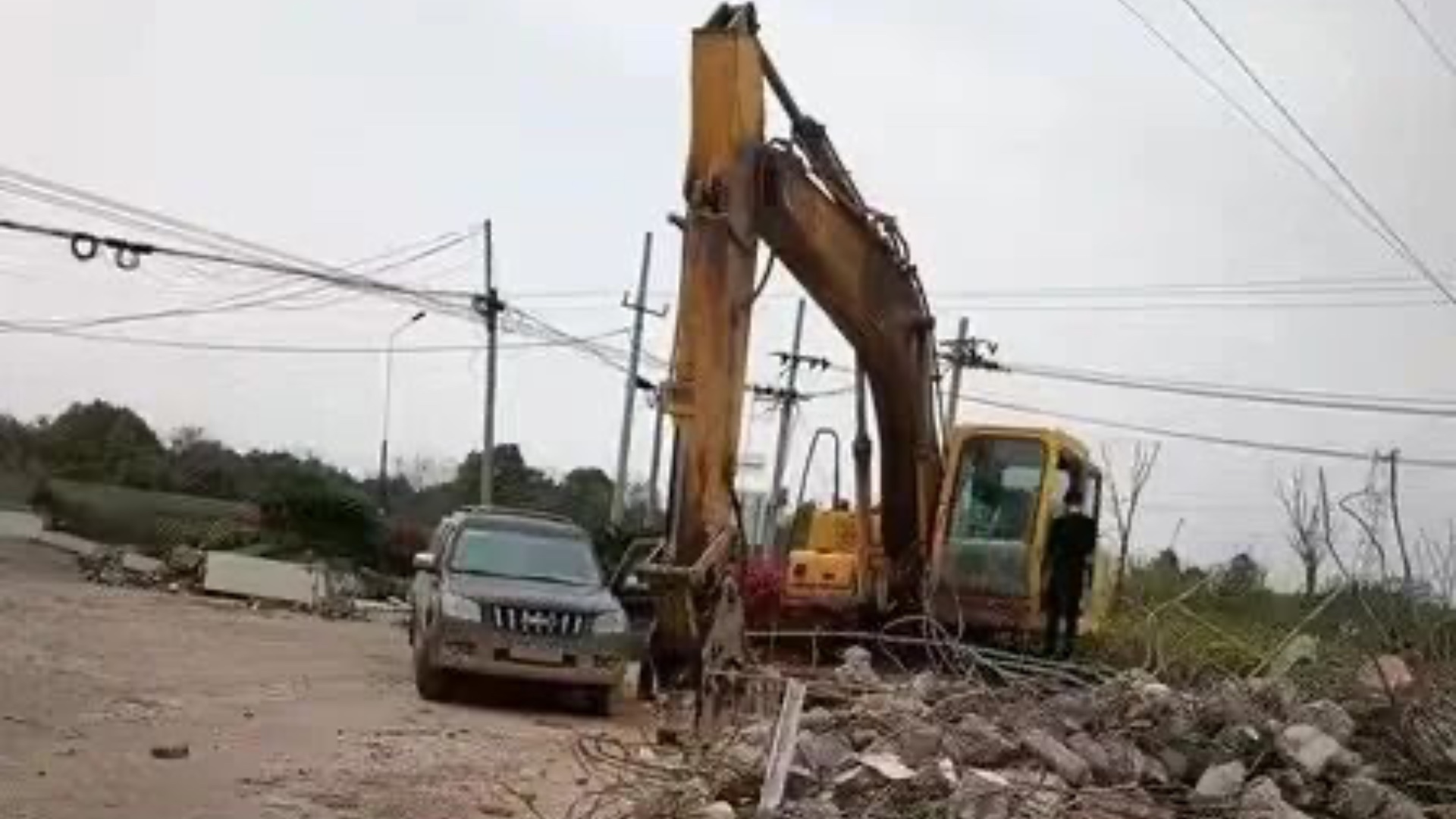 江西高安一镇长指挥强拆被判违法后反获提拔:谁来回应“带病提拔”质疑?