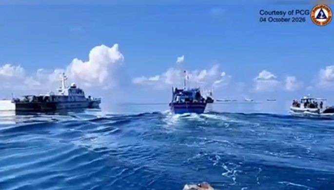 图片新闻｜10码距离、四次盘旋：中业岛附近一次执法如何被迫中止