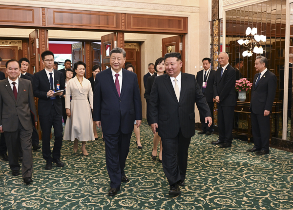 2026年6月，习近平与金正恩在平壤活动资料图｜来源：中国驻哈萨克斯坦使馆 / 新华社