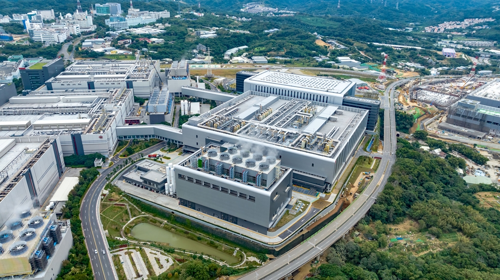 台积电相关厂房工程航拍资料图，说明半导体生产设施投资，非本次出口货物｜来源：达欣工程