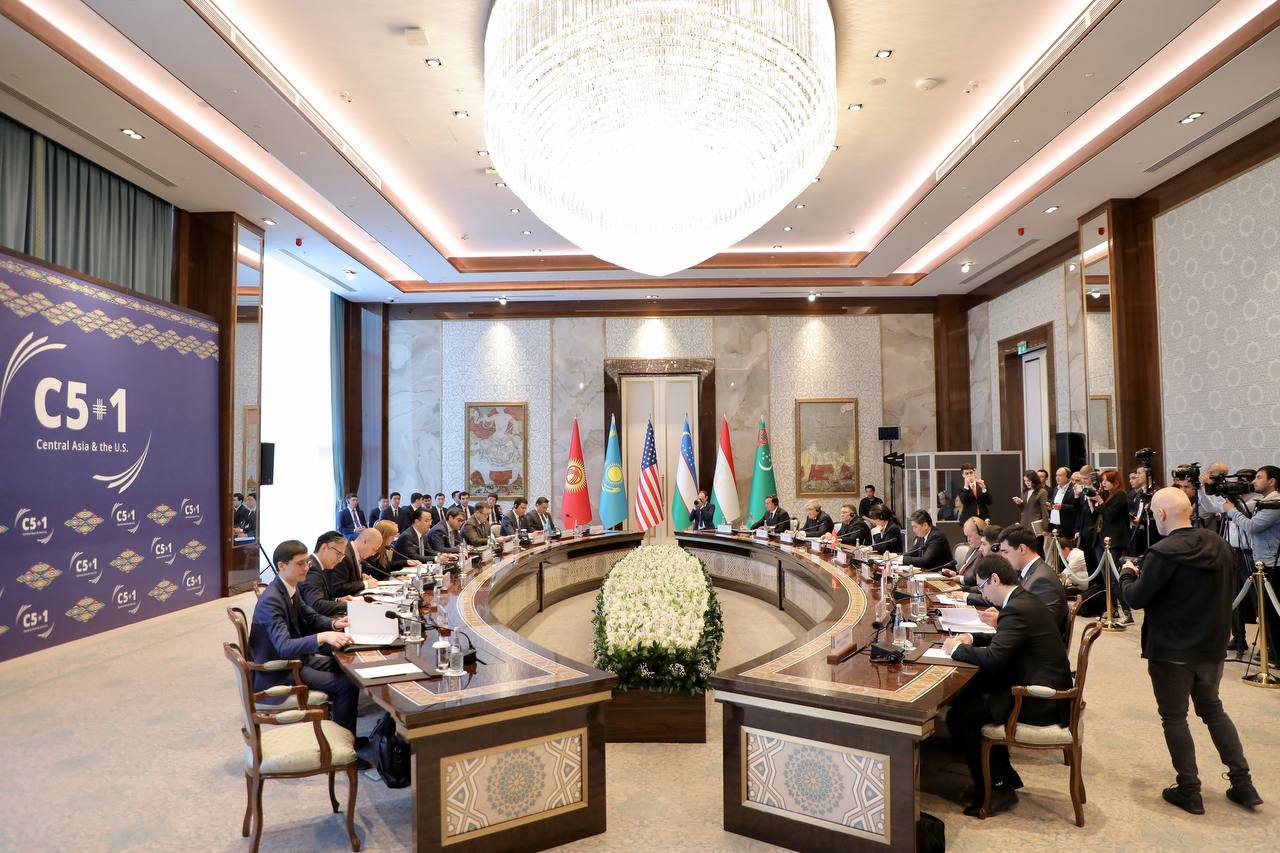 2023年中亚五国与美国C5+1对话会场历史资料图，非本次行程现场｜来源：乌兹别克斯坦政府