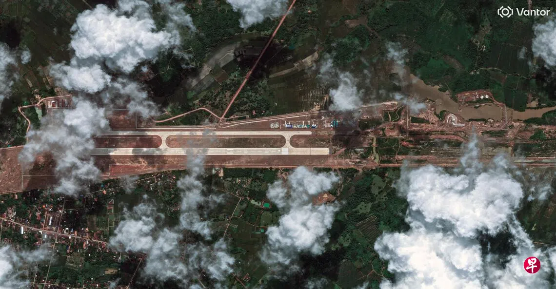 2026年9月2日班根机场长跑道施工中的卫星全景。图：Vantor/Reuters（联合早报转刊）｜来源：Vantor/Reuters，经联合早报转刊，版权保留