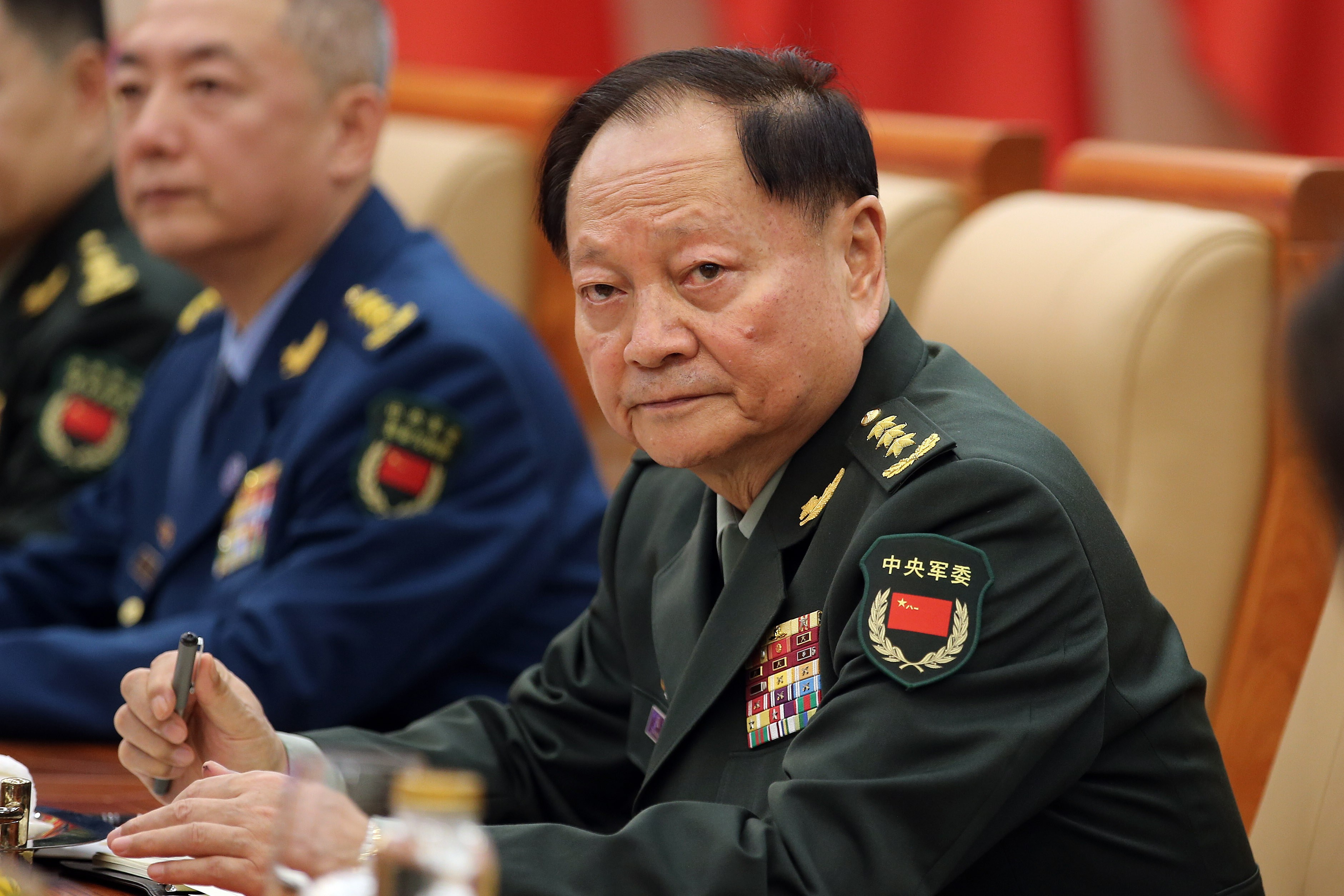 张又侠出席军事会议的历史资料照，非2026年五中全会现场｜来源：Infobae